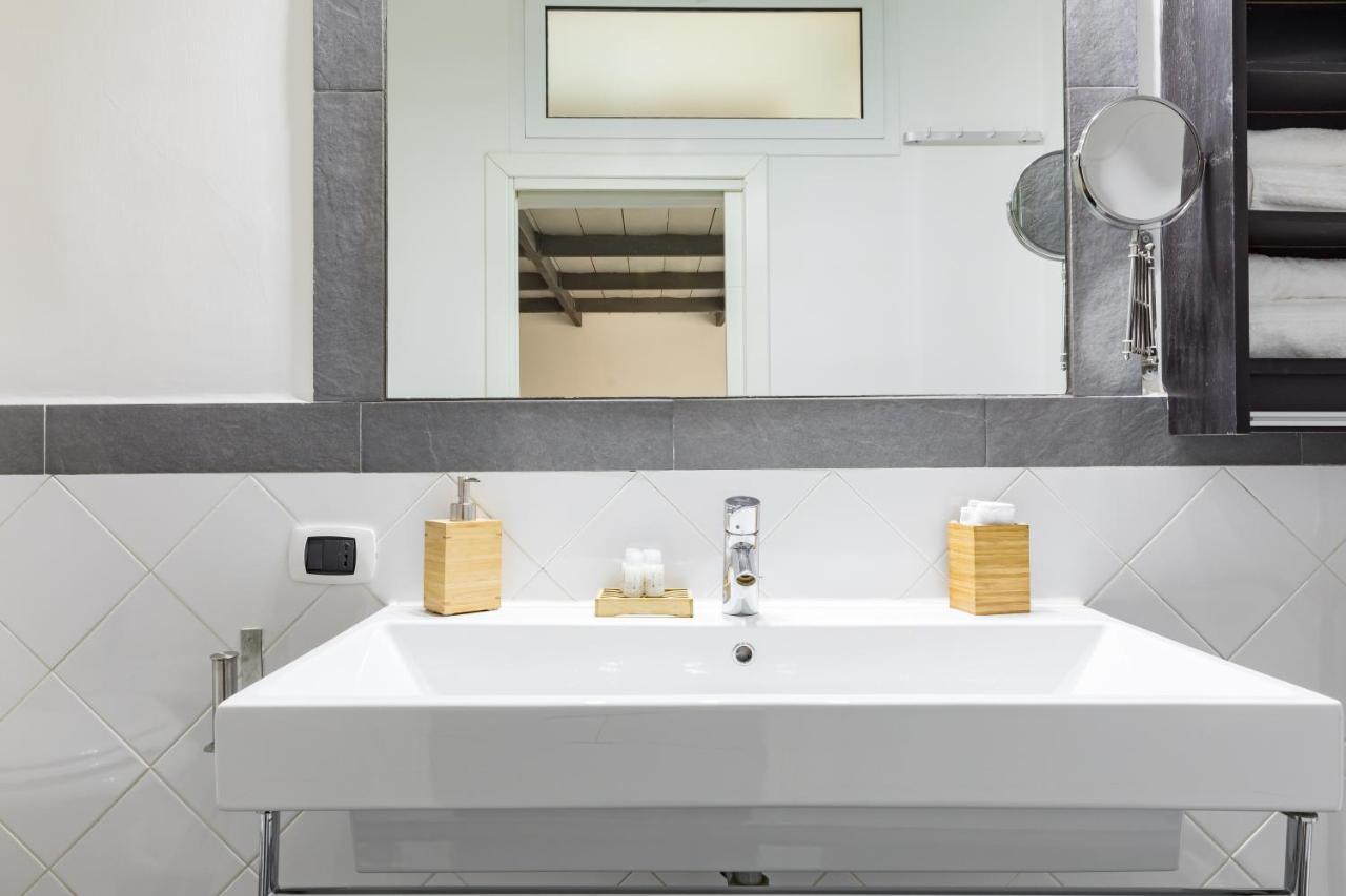Trevi Fountain Modern Loft Apartment *